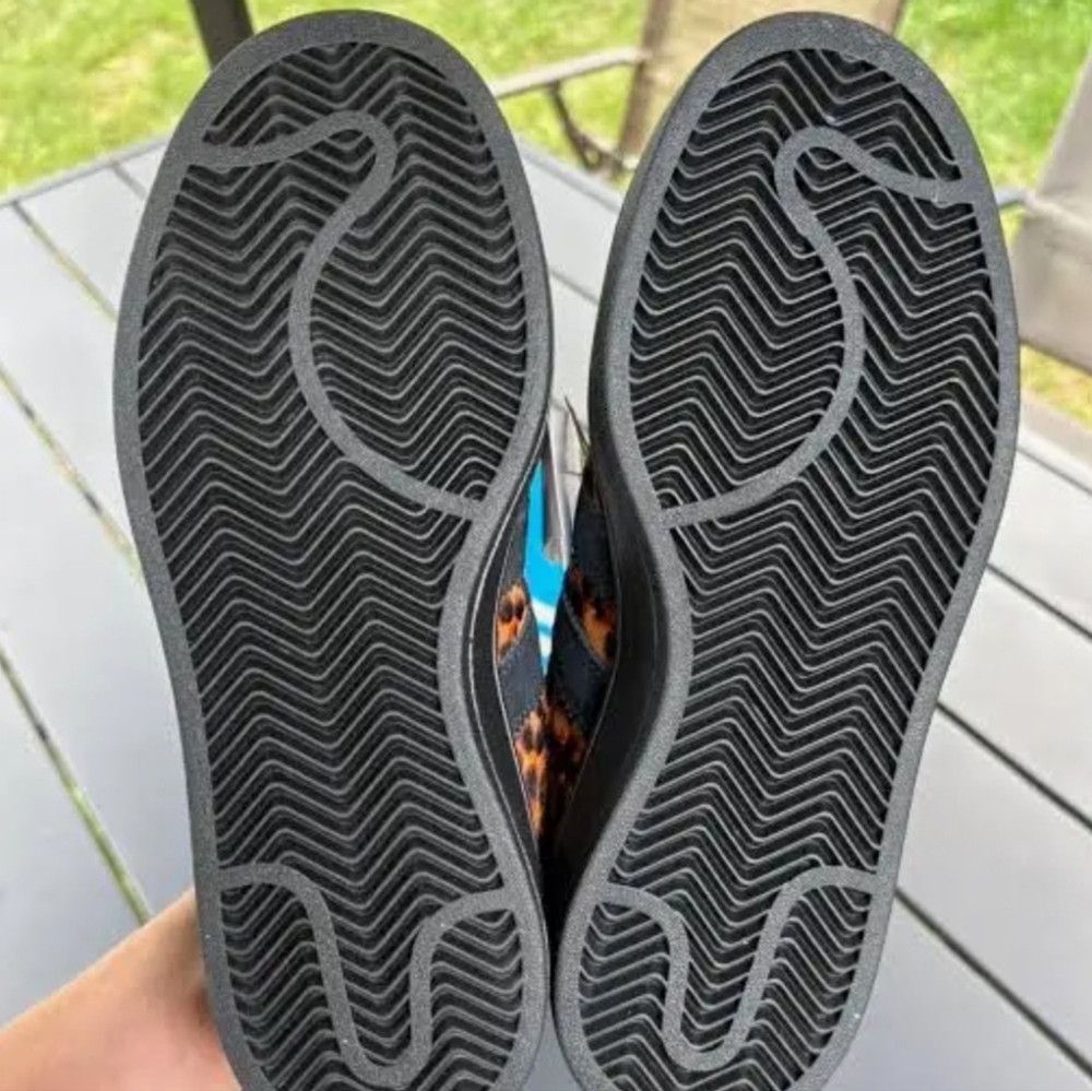 Adidas - Picture 5 of 11